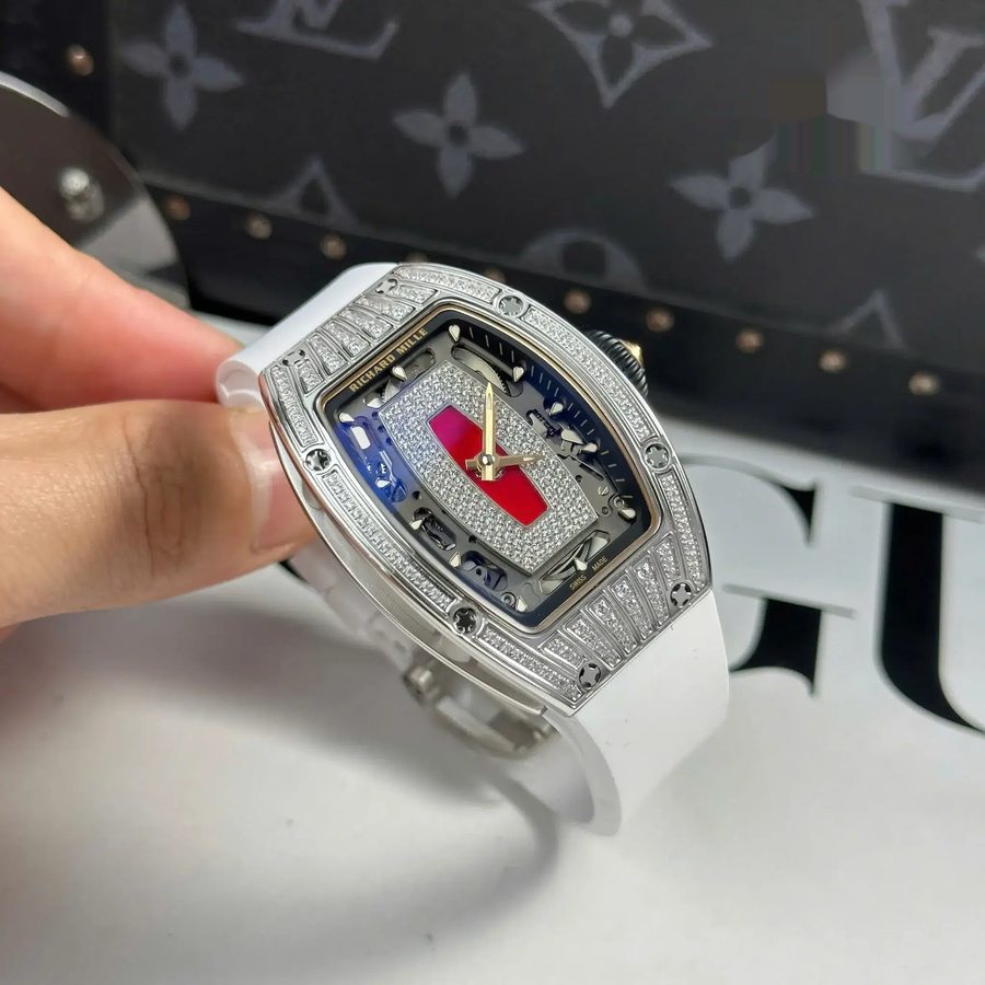 Replikaklocka: Richard Mille RM 07-01 Lady, diamanter, Red Lip, vitt gummiarmband, ZF 45.32 X 32,3 mm — prisvärd – Bild 4