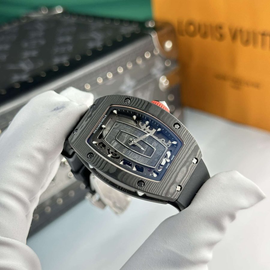 Replikaklocka: Richard Mille RM 07-01, svart kolfiber, svart, gummi, 45.32 X 32,3 mm — av hög kvalitet – Bild 3