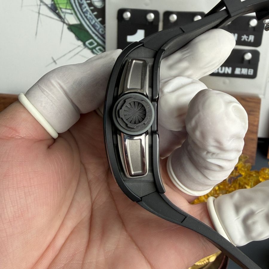 Replikaklocka: Richard Mille RM 61-01 Yohan Blake, helt grå, vaucher-urverk, 42,7 mm X 50,23 mm — på högsta nivå – Bild 7